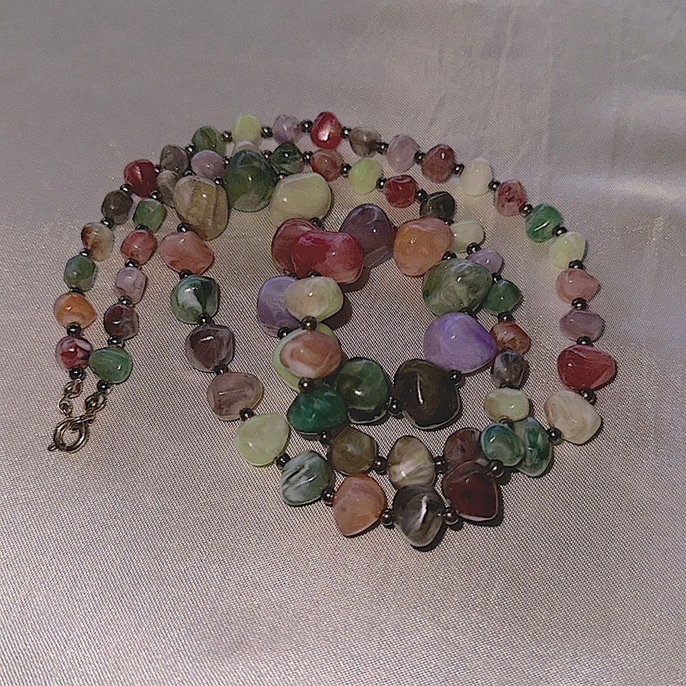 Vintage Graduated Lucite Marbled Stone Multicolor Beaded Necklace Gold Spacers - Picture 9 of 9